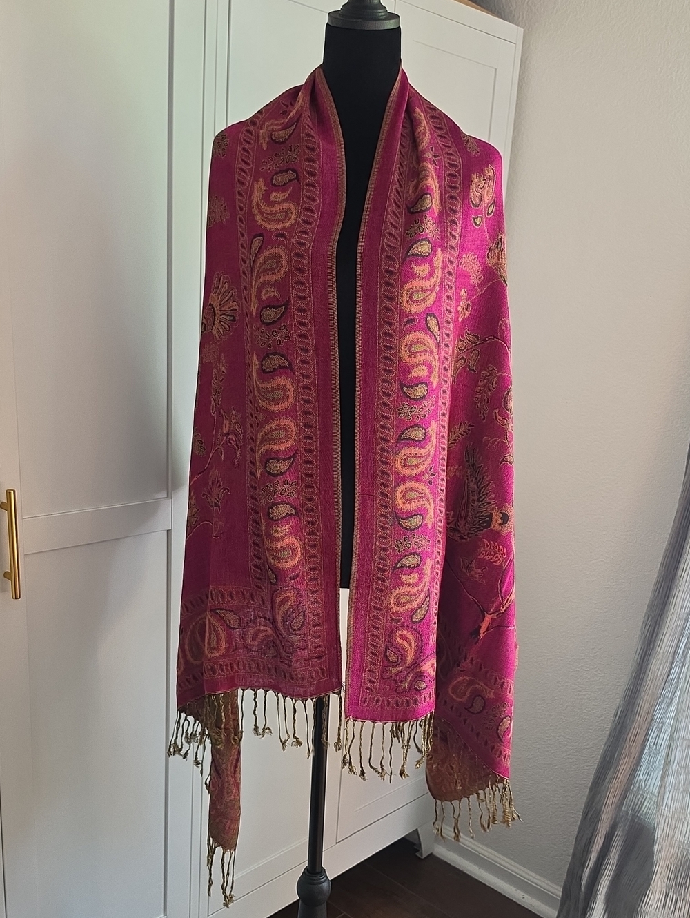 Elegant Women's Fuchsia Paisley Shawl Coat